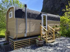 Tiny house with terrace, cabaña o casa de campo en Flåm