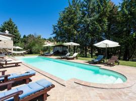 4 bedrooms house with shared pool furnished garden and wifi at Ramazzano Le Pulci, nastanitev v mestu Ramazzano