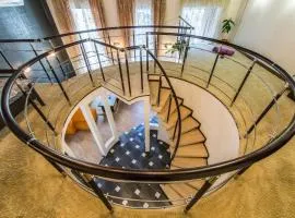 Роскошная двухуровневая квартира, ул. Михайловская