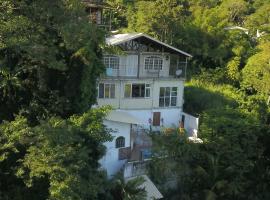 Floresta Tropical, готель у місті Бурру-де-Гуаратібу