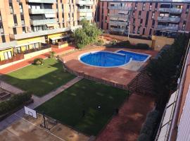 3 bedrooms appartement with city view shared pool and jacuzzi at Terrassa、テラサのアパートメント