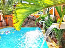 TUCHELAND Luxury Pool Villa Pattaya Walking Street 7 Bedrooms, מלון יוקרה בפאטאיה סאות'