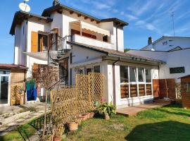 3 bedrooms house at Marina di Ravenna 400 m away from the beach with enclosed garden and wifi, haustierfreundliches Hotel in Marina di Ravenna