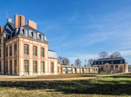 Studio avec jardin et wifi a Abondant, hotel with parking in Abondant