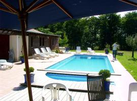 Villa de 4 chambres avec piscine privee jardin amenage et wifi a Saint Vincent de Paul, hotel in Saint-Vincent-de-Paul