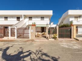 Villetta Bianca Gioiosa by BarbarHouse, hotelli kohteessa Torre Lapillo