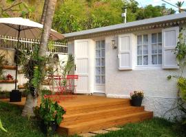 Studio at Boucan Canot 900 m away from the beach with enclosed garden and wifi, apartament din Boucan Canot