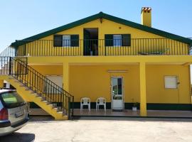 3 bedrooms house with enclosed garden and wifi at Sobral de Monte Agraco, hotel with parking in Sobral de Monte Agraço