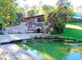 One bedroom house with lake view and shared pool at Molares, hotel v destinácii Fermil