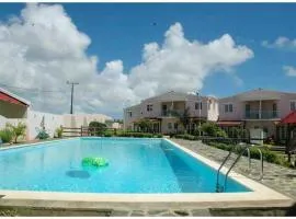 2 bedrooms appartement with shared pool enclosed garden and wifi at Melville 5 km away from the beach