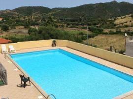 2 bedrooms appartement with shared pool and furnished balcony at Franculacciu 5 km away from the beach, hotel en Brunella