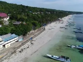 Phinisi Hostel Bira