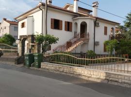 APARTMAJI V IZOLI BABIČ, Simonov zaliv, self catering accommodation in Izola