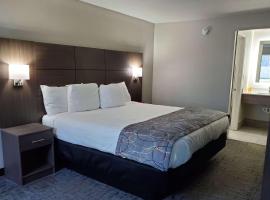 Days Inn & Suites by Wyndham Charleston Airport West, hotel malapit sa Charleston International Airport - CHS, 