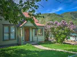 Victory Victorian House - Walk to Dtwn Glenwood!, vacation home in Glenwood Springs