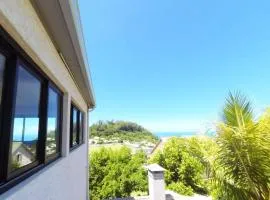 Appartement de 3 chambres avec vue sur la mer jardin clos et wifi a Petite Ile a 3 km de la plage