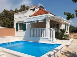 Charming Villa in Pučišća + Pool