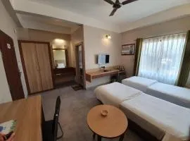 Hotel Gulmohar Grand