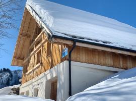 Chalet accueillant avec vue sur la montagne - 180 m² - Valmorel, Hotel in Les Avanchers
