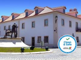 Casa do Largo - Golegã - Turismo de Habitação, hotell i Golegã