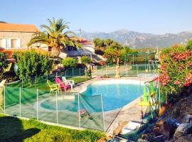 Maison d'une chambre avec piscine partagee jardin clos et wifi a Sartene, hôtel à Sartène