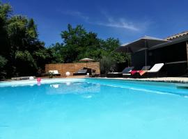Villa Corterra avec piscine et jacuzzi, hotel in Fargues-de-Langon