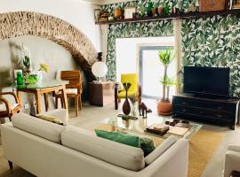 Old Stables Chiado - 1 bedroom in the green heart of Lisbon, apartment in Lisbon