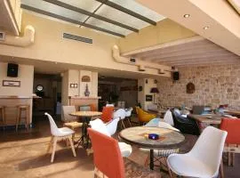 2 bedrooms appartement at Akrogiali 10 m away from the beach with sea view enclosed garden and wifi