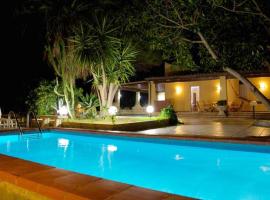 3 bedrooms villa at Sciacca 400 m away from the beach with sea view private pool and enclosed garden, hotel with parking in Case San Marco