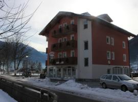 Hotel Garni Al Nardis, hotel din Carisolo