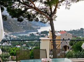 Fantasia Villas Deluxe 4 bedroom, hotel in Panormos Kalymnos