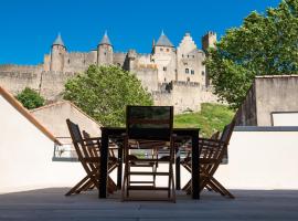 La terrasse de La Tour Pinte., hotel u blizini znamenitosti 'Chipie International' u gradu 'Carcassonne'