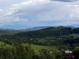 Maślana Chata, hotell i Sokolec