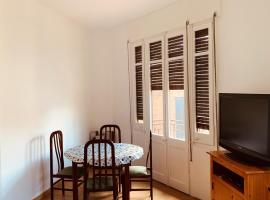 4 bedrooms appartement with city view terrace and wifi at Tortosa
