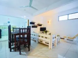 Modern Apartment in Pereybere + Pool