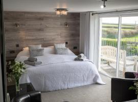 Tregaddra Farm B&B, B&B di Helston