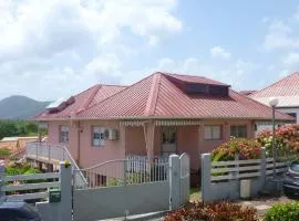 Appartement d'une chambre a Sainte Anne a 400 m de la plage avec jardin clos et wifi