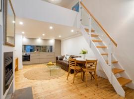 Beachside Loft St Kilda west، فندق في ملبورن