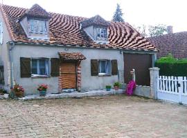 Maison d'une chambre avec wifi a Saint Pere, hotel con parcheggio a Saint-Père