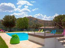 Villa de 3 chambres avec piscine privee jardin clos et wifi a Pietralba, hotel em Pietralba
