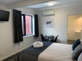 Queens Arms Hotel, hotel in Longford