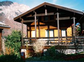 Chalet de 2 chambres avec terrasse amenagee a Sixt Fer a Cheval: Sixt şehrinde bir dağ evi