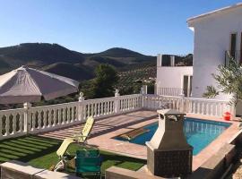 3 bedrooms house with shared pool terrace and wifi at Alcaudete, hotell i Sabariego