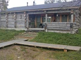 Kuukkeli Log Houses Villa Aurora "Pupula", lomamökki Saariselällä