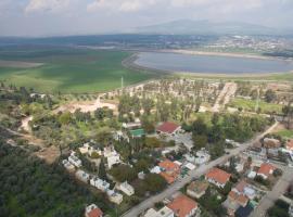 HI - Maayan Harod Hostel, hotel v destinaci Gid‘ona