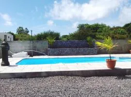4 bedrooms villa with private pool enclosed garden and wifi at Pereybere 5 km away from the beach
