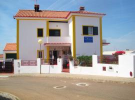 3 bedrooms house with enclosed garden at Alandroal, hotel in Alandroal