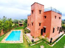 3 bedrooms villa with private pool enclosed garden and wifi at Aghmat, hotel em Aghmat