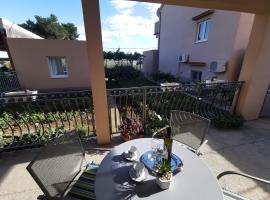 Apartment Ana, feriebolig i Kastel Sucurac