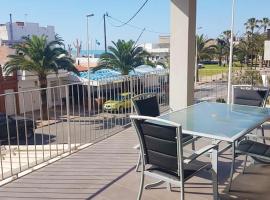 Spacious apartment with sea view in El Grau de Moncofa, 108m², hôtel à Moncofa